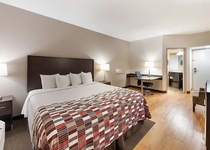 Red Roof Inn & Suites Columbus West Broad